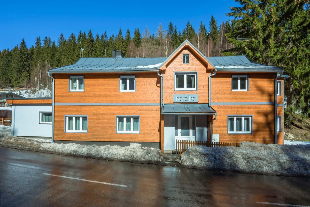 Horalka Apartman Pec Pec pod Snezkou Exterior photo